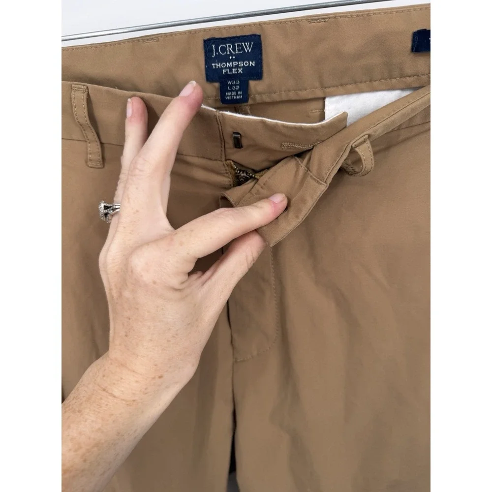 J. Crew Thompson Flex Mens Tapered Chino Pants Size 33/32 Preppy Old Money Basic